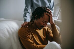 התמודדות עם אבל ואובדן: אסטרטגיות ריפוי לרווחה רגשית